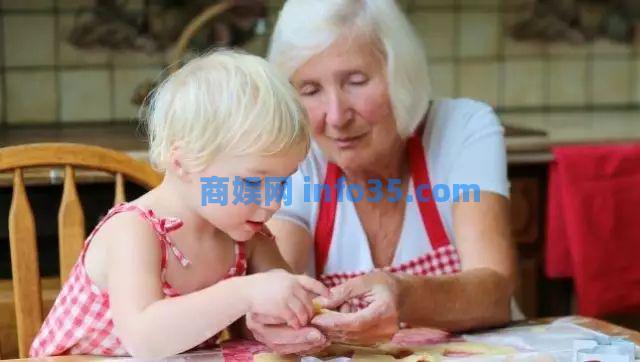 把幼儿园搬进养老院中,神奇的事情发生了···儿童养老院