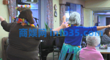 把幼儿园搬进养老院中,神奇的事情发生了···儿童养老院