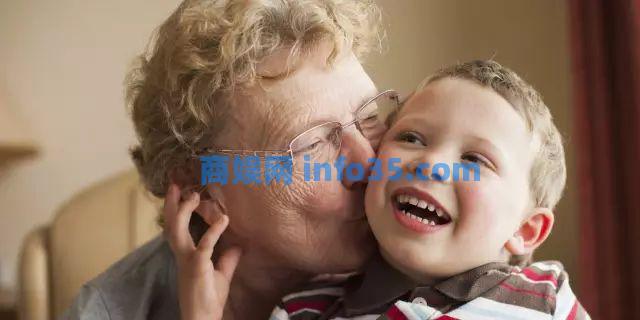 把幼儿园搬进养老院中,神奇的事情发生了···儿童养老院