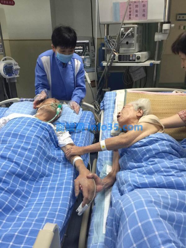 黄晓明,一个在这张照片里哭了的数万网友,也被感动了。