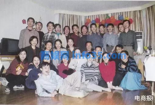 他曾经站在中国电商之巅,以至于马云只能仰视他:他靠智慧起家,却毁于才华。