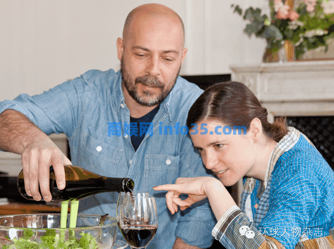 中国20元的球鞋卖到1000元,成为明星们追捧的国际时尚品牌。这个老外要上天了!