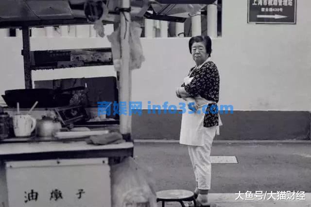 34张深夜监控照片,撕开亿万成年人的伪装。