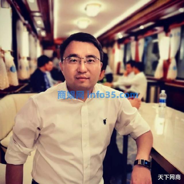 80后博士副县长工作不正常,淘宝直播间卖扒鸡,引发争议。