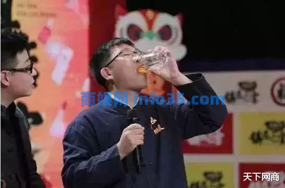 80后博士副县长工作不正常,淘宝直播间卖扒鸡,引发争议。