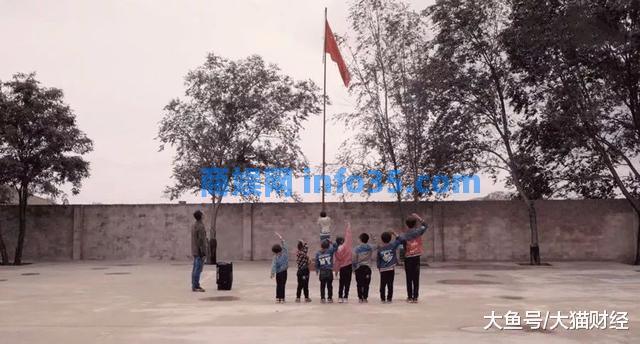 34张深夜监控照片,撕开亿万成年人的伪装。