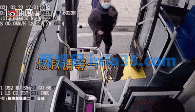 请客被儿子偷买了单,爸爸知道后跪地痛哭:监控下的一幕幕,刺痛亿万父母心