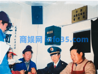 中国邮政怒怼芒果台:世界唯一的沙漠邮局 你也要山寨。