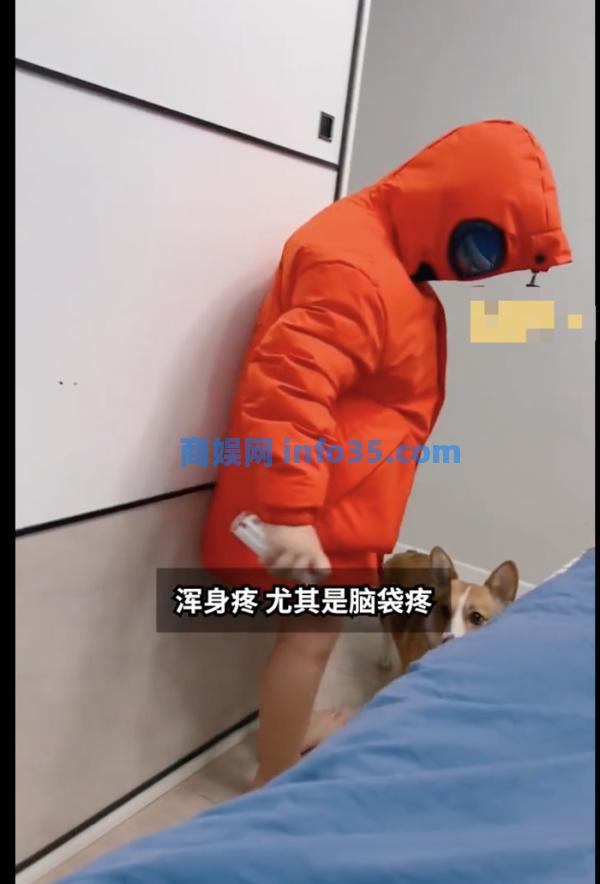 父母都阳性,8岁娃全副武装照顾,仔细一看装扮亮了,网友:小奥特曼。