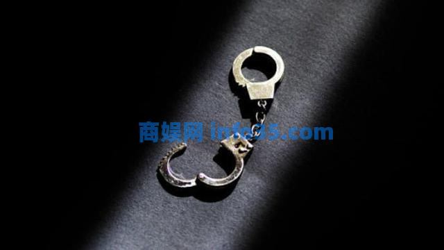 官员“逃逸式辞职”背后:提前筑巢、妄想安全着陆。