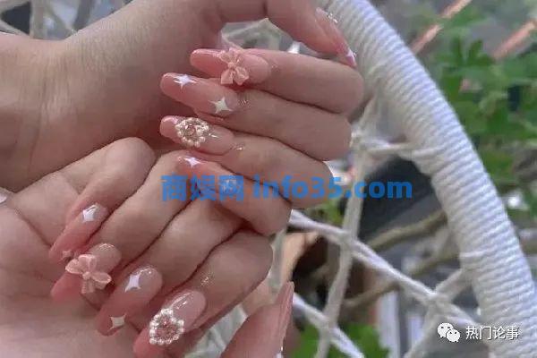 老板花160分钟做生蚝美甲圆顾客梦。