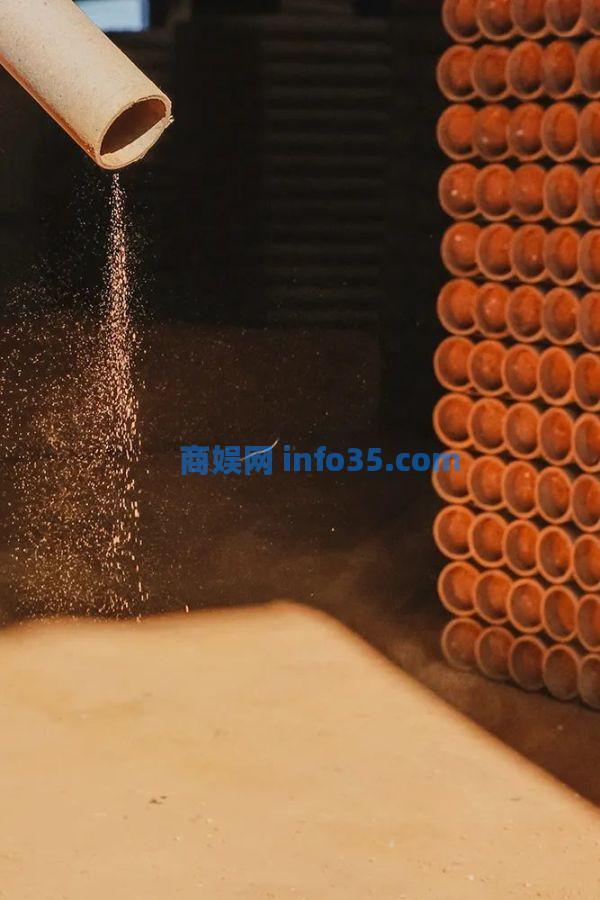 报复性放烟花后,“加特林”暴涨十倍,花炮之乡卖断货。
