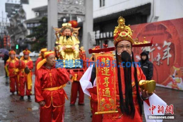 正月初五年俗知多少:“接财神”,吃饺子!