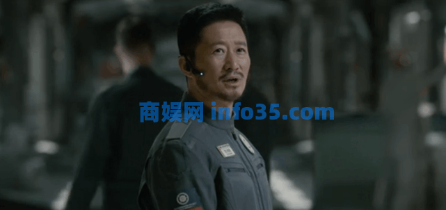 破 4 亿,《流浪地球 2》春节档首日夺冠,吴京将打破三项影史纪录,春节档电影你最想看哪一部?