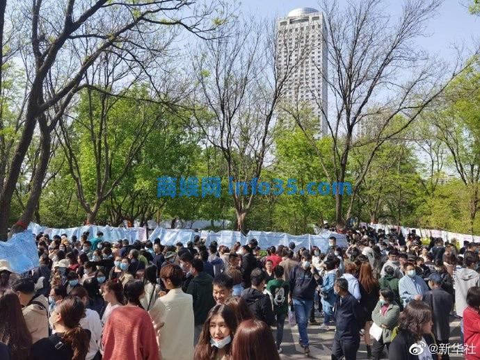 “00后”讲述相亲经历:有人被11岁弟弟介绍自己的体育老师,有人因为两家关系好而准备结婚。