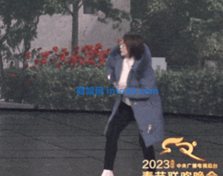 马丽称鞋跟断掉是意外:赶紧揣兜,网友:我都没看出来。