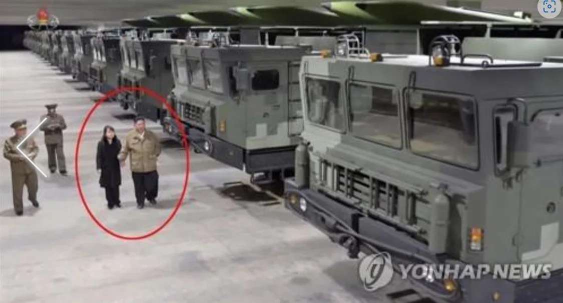 金正恩携女儿视察可载核弹头导弹库