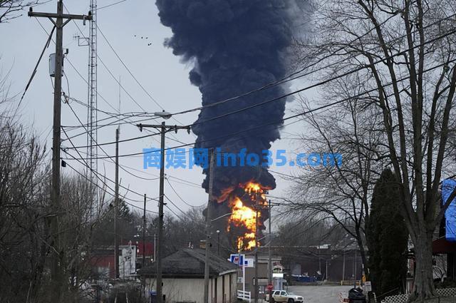 毒云漫天,大量动物死亡!美俄亥俄州民众拍下灾难一幕,专家:数年后或现大批癌症患者。