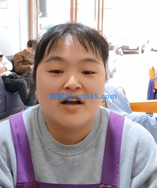 志愿者撤离、摊位空荡,晓华理发人走茶凉?本人:早已做好准备。