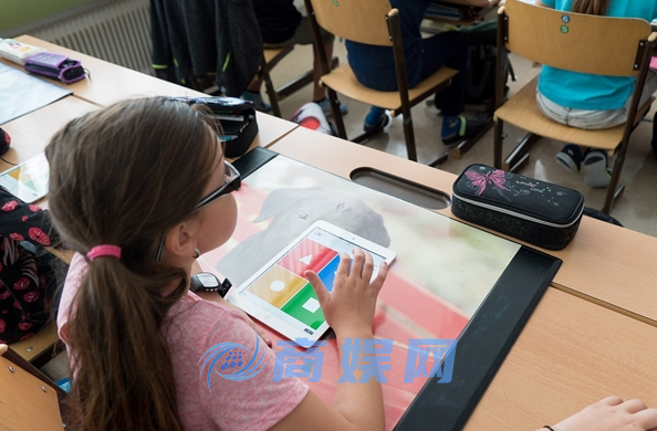 AI冲击显现！国内多所大学停招撤销英语本科专业