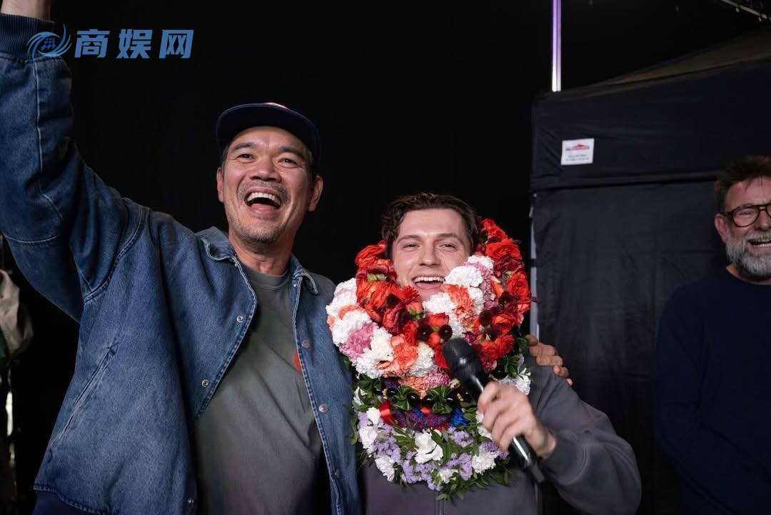 《蜘蛛侠：崭新之日》正式宣布杀青 导演分享片场工作照