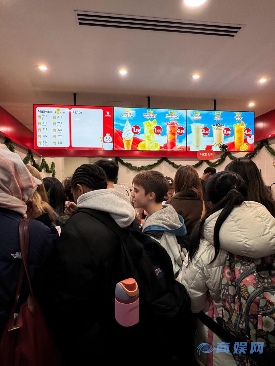 蜜雪冰城美国首家店开业 一杯珍珠奶茶4美元