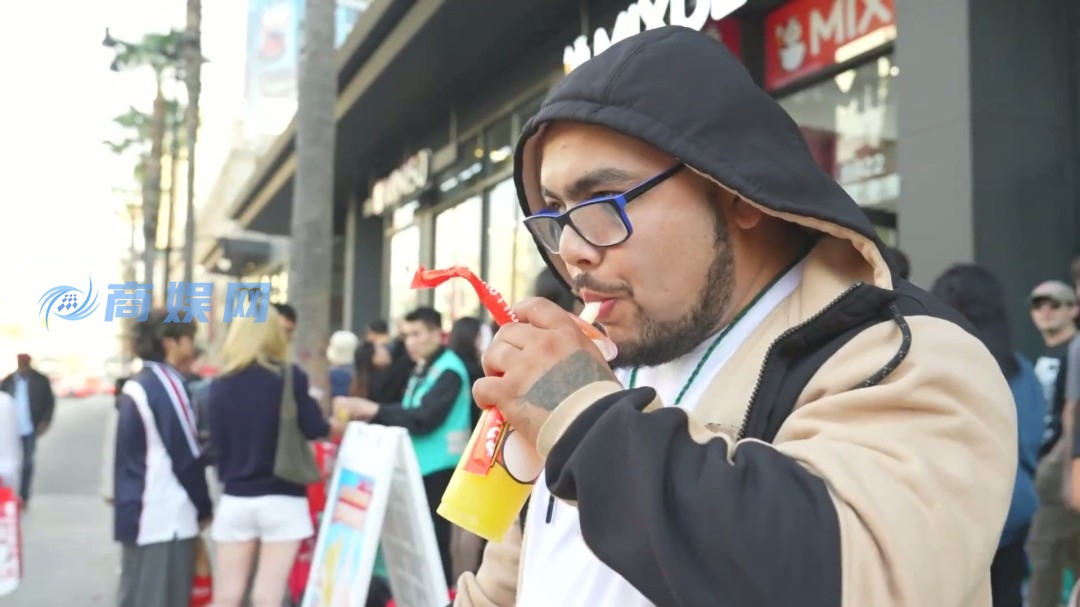 蜜雪冰城美国首家店开业 一杯珍珠奶茶4美元