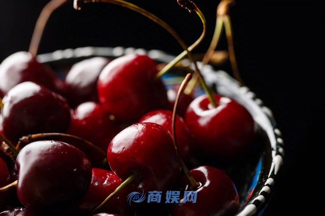 车厘子含褪黑素 吃了可以助眠？专家：没睡着先撑死