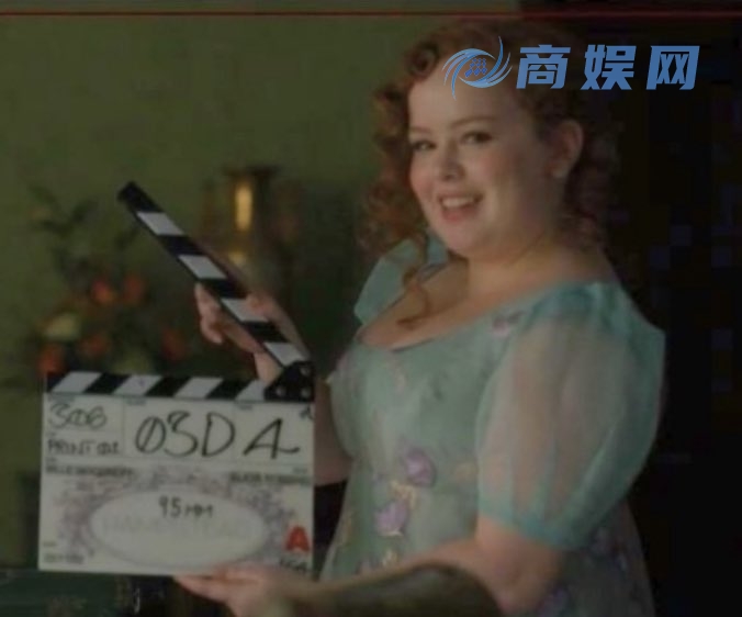 《布里奇顿》第三季收视不降反升 男女主公开撒狗粮