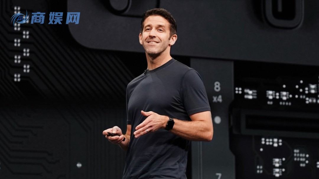 接班信号？库克悄悄任命硬件负责人监督苹果设计