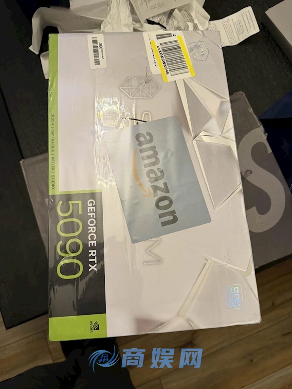 网购RTX 5090到手却是浴巾裹石头 真是让人愤怒